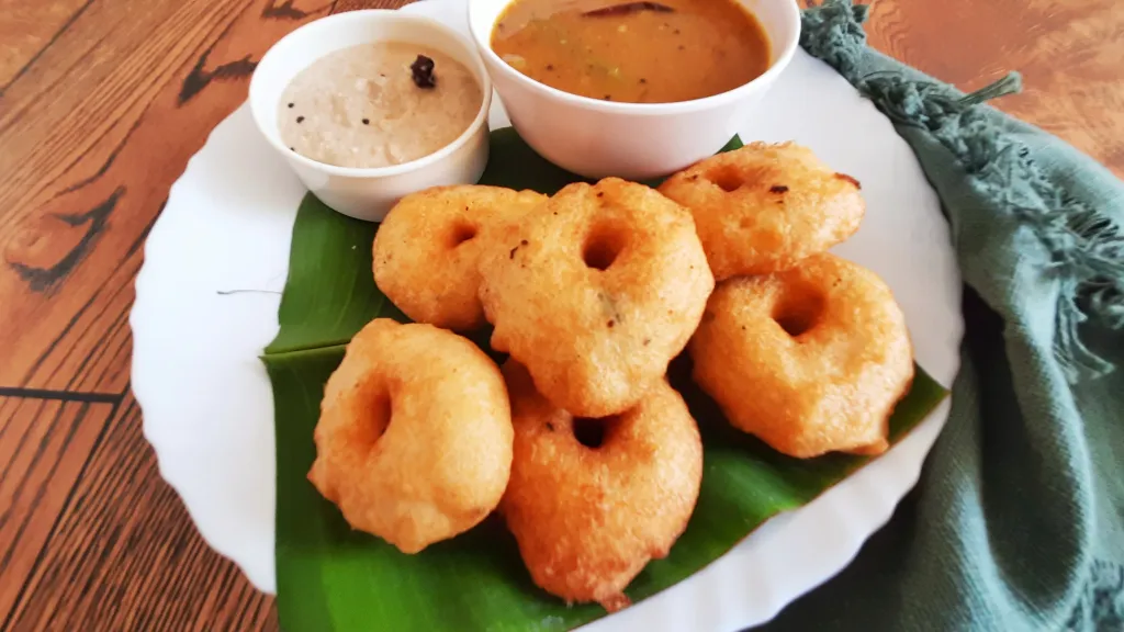 The Fluffiest Medu Vada: The Ice Water Trick