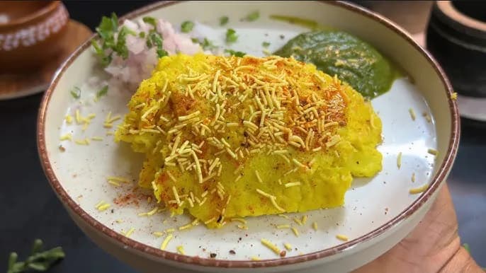 Crispy Locho: The Surat Street Food You Can't Resist